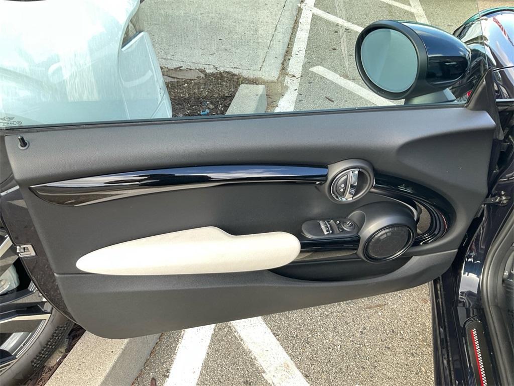 used 2023 MINI Hardtop car, priced at $32,999