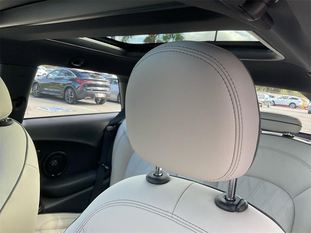 used 2023 MINI Hardtop car, priced at $32,999