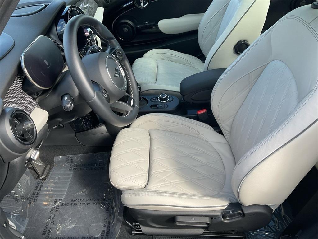 used 2023 MINI Hardtop car, priced at $32,999