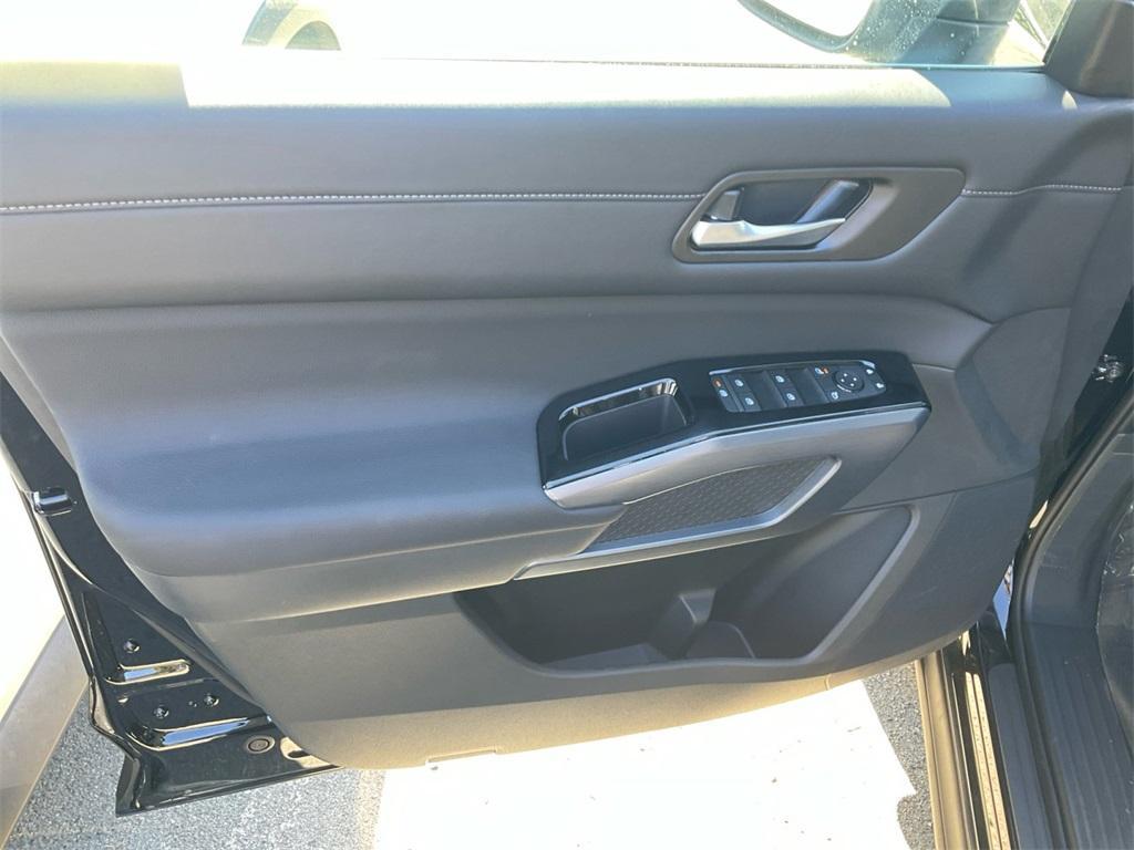 new 2025 Nissan Pathfinder car, priced at $47,248
