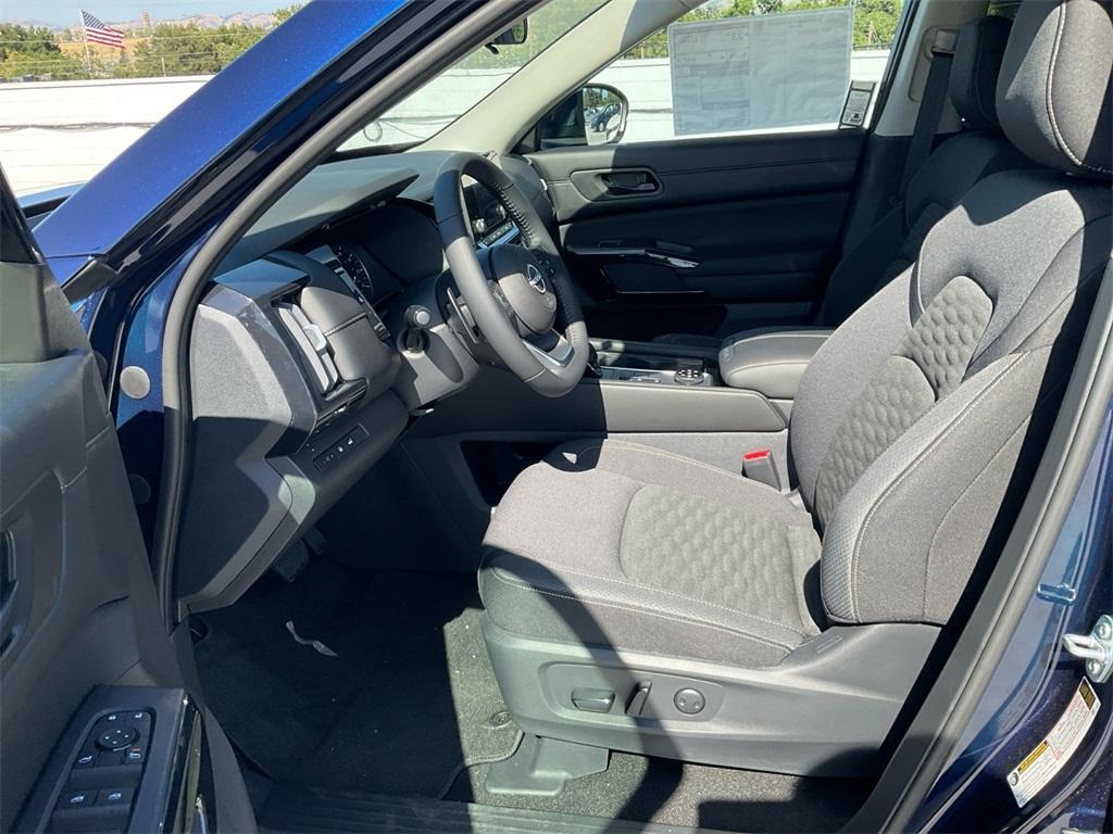 new 2025 Nissan Pathfinder car