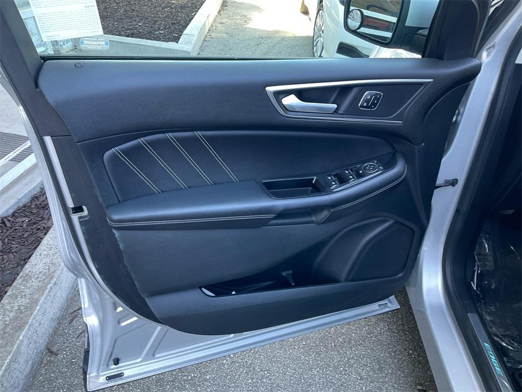 used 2015 Ford Edge car, priced at $9,999