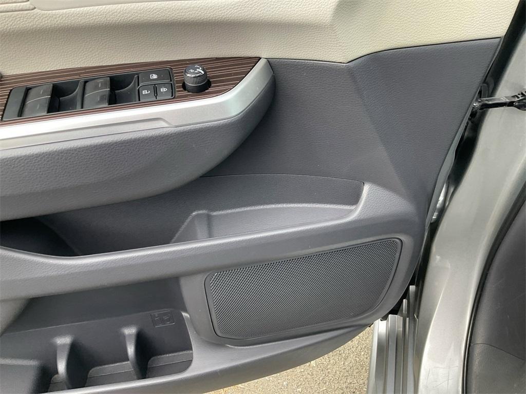 used 2023 Toyota Sienna car, priced at $34,999