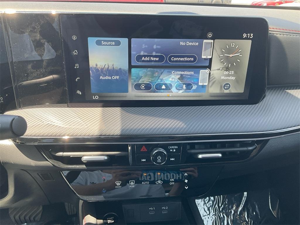 new 2025 Nissan Kicks car, priced at $29,885
