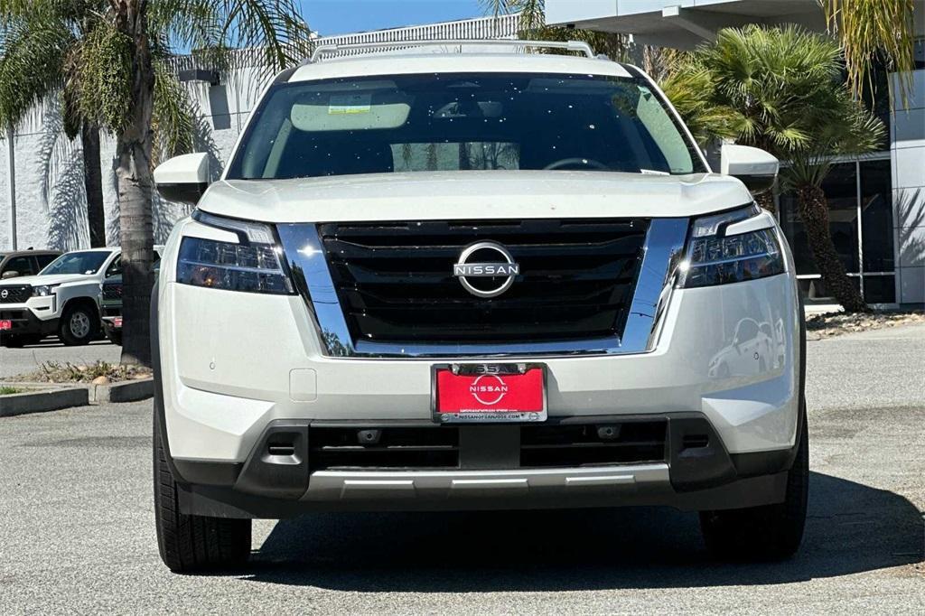 new 2024 Nissan Pathfinder car, priced at $43,925