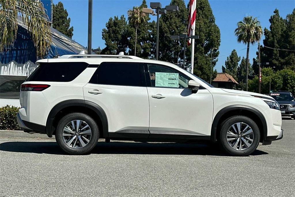 new 2024 Nissan Pathfinder car, priced at $43,925