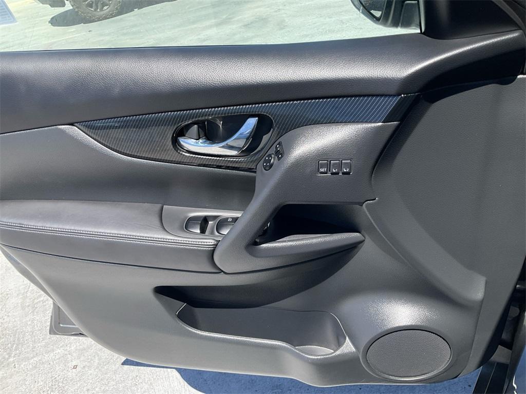 used 2017 Nissan Rogue Hybrid car, priced at $15,995