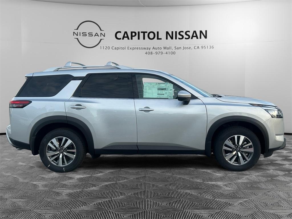 new 2024 Nissan Pathfinder car, priced at $42,995