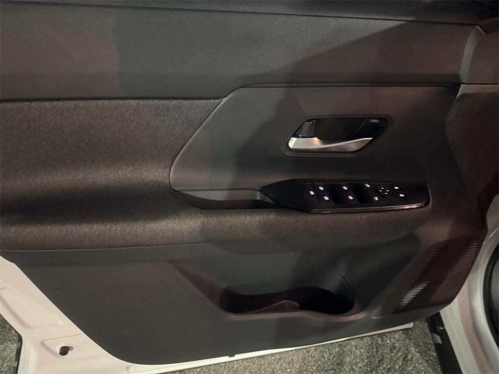 new 2025 Nissan Kicks car, priced at $26,986