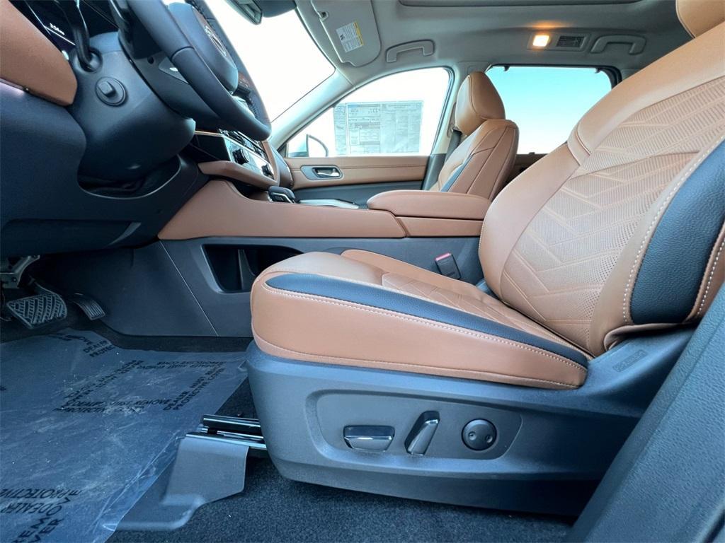 new 2024 Nissan Pathfinder car, priced at $51,080