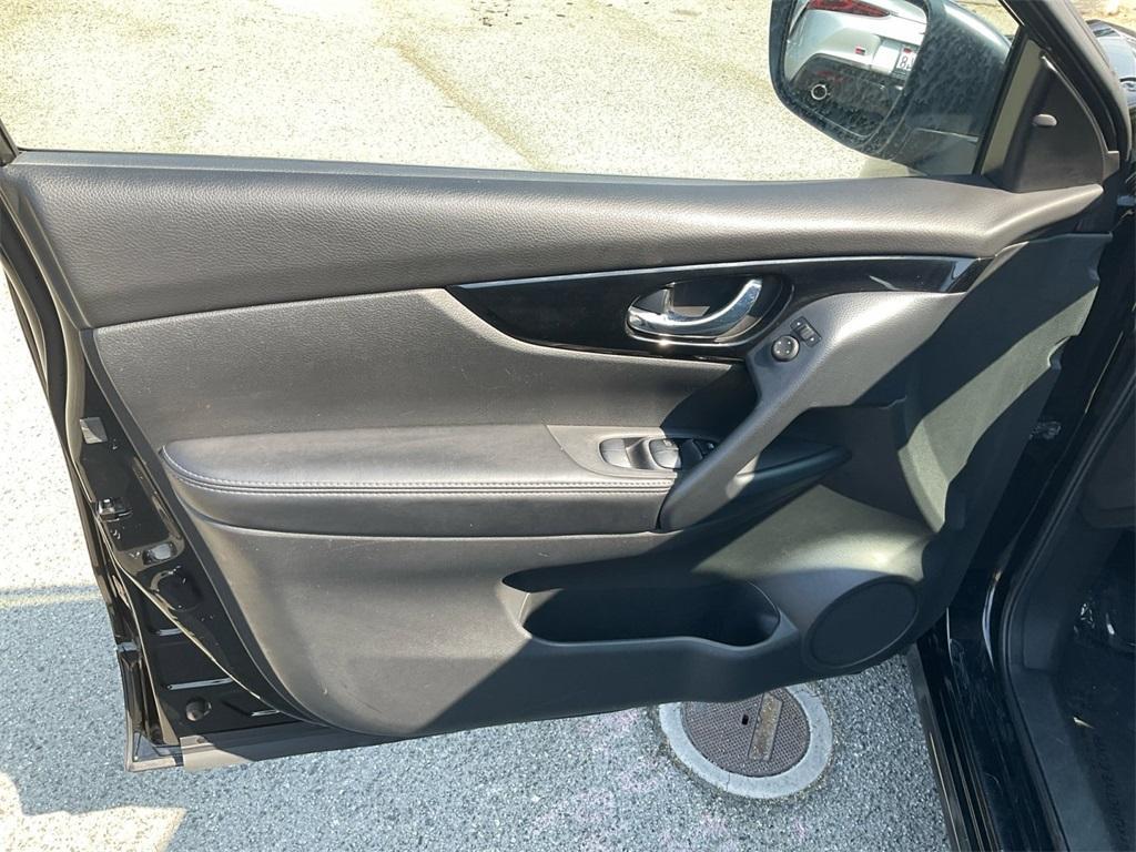 used 2020 Nissan Rogue Sport car, priced at $16,488