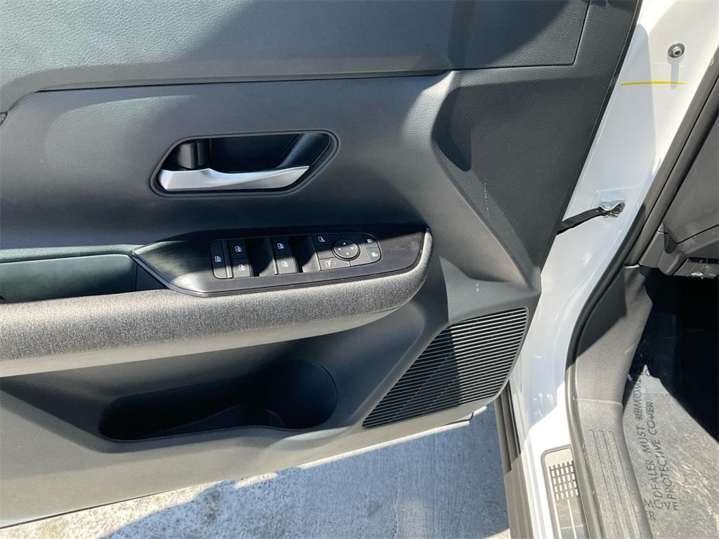 new 2025 Nissan Kicks car, priced at $27,155