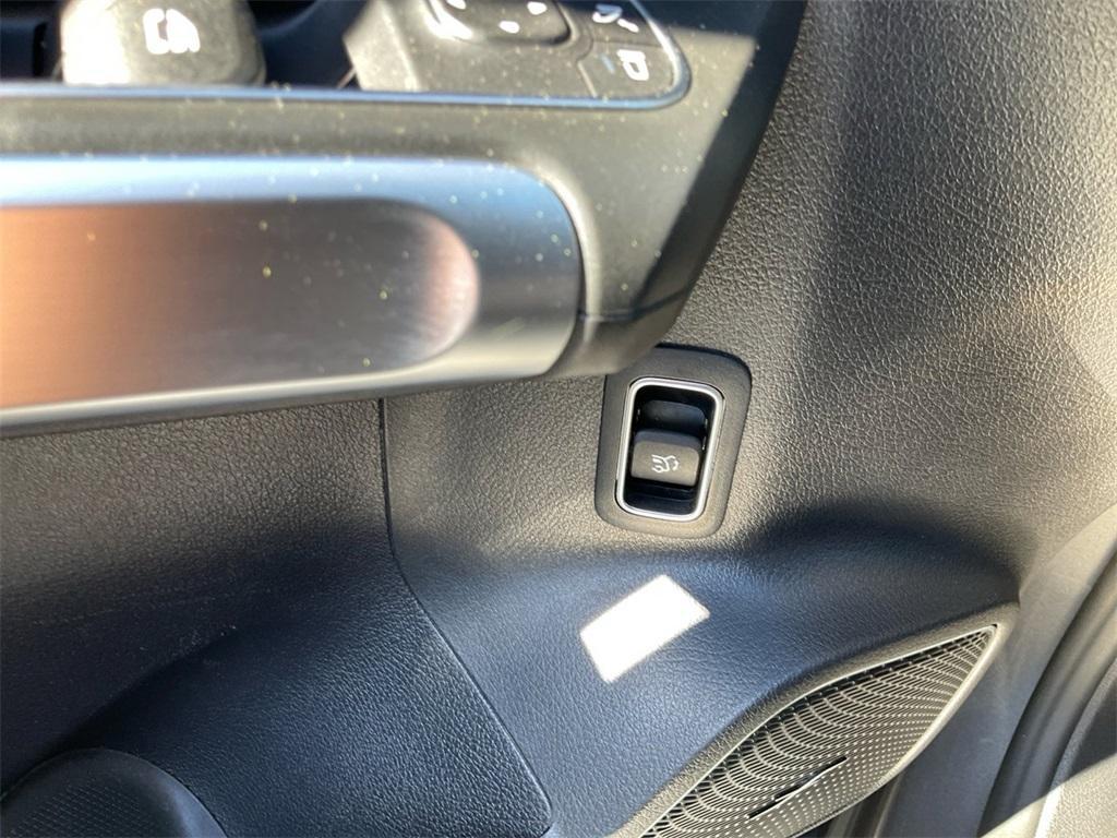 used 2021 Mercedes-Benz GLB 250 car, priced at $21,300