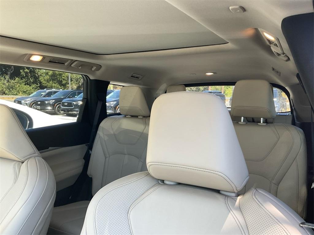 used 2025 INFINITI QX60 car, priced at $39,995