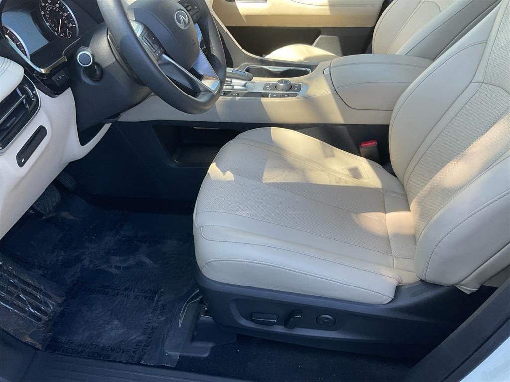used 2025 INFINITI QX60 car, priced at $39,995