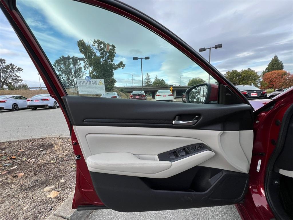 new 2025 Nissan Altima car, priced at $31,390