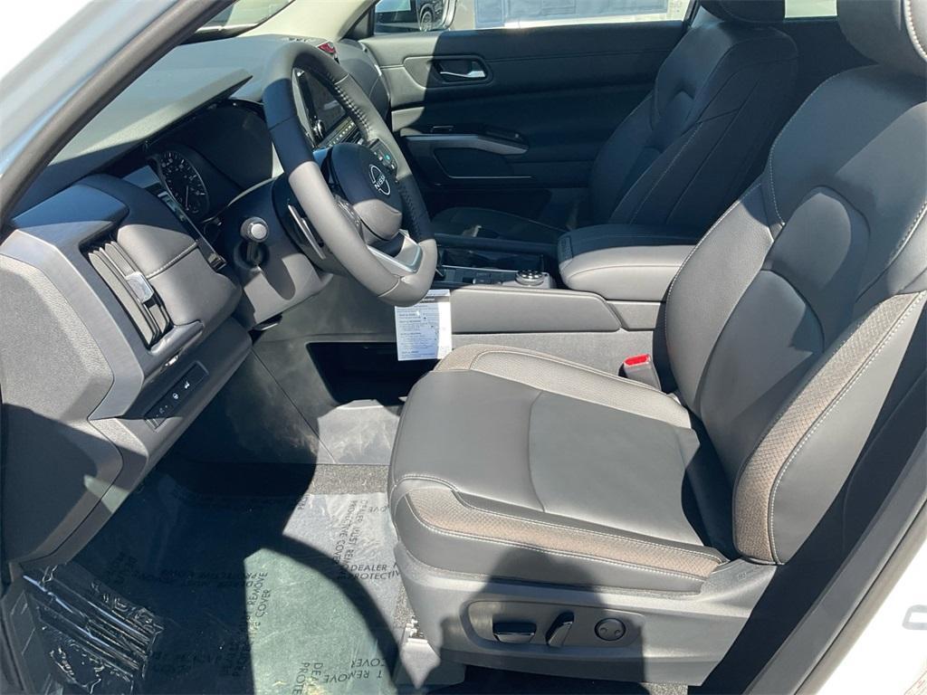 new 2025 Nissan Pathfinder car, priced at $44,486