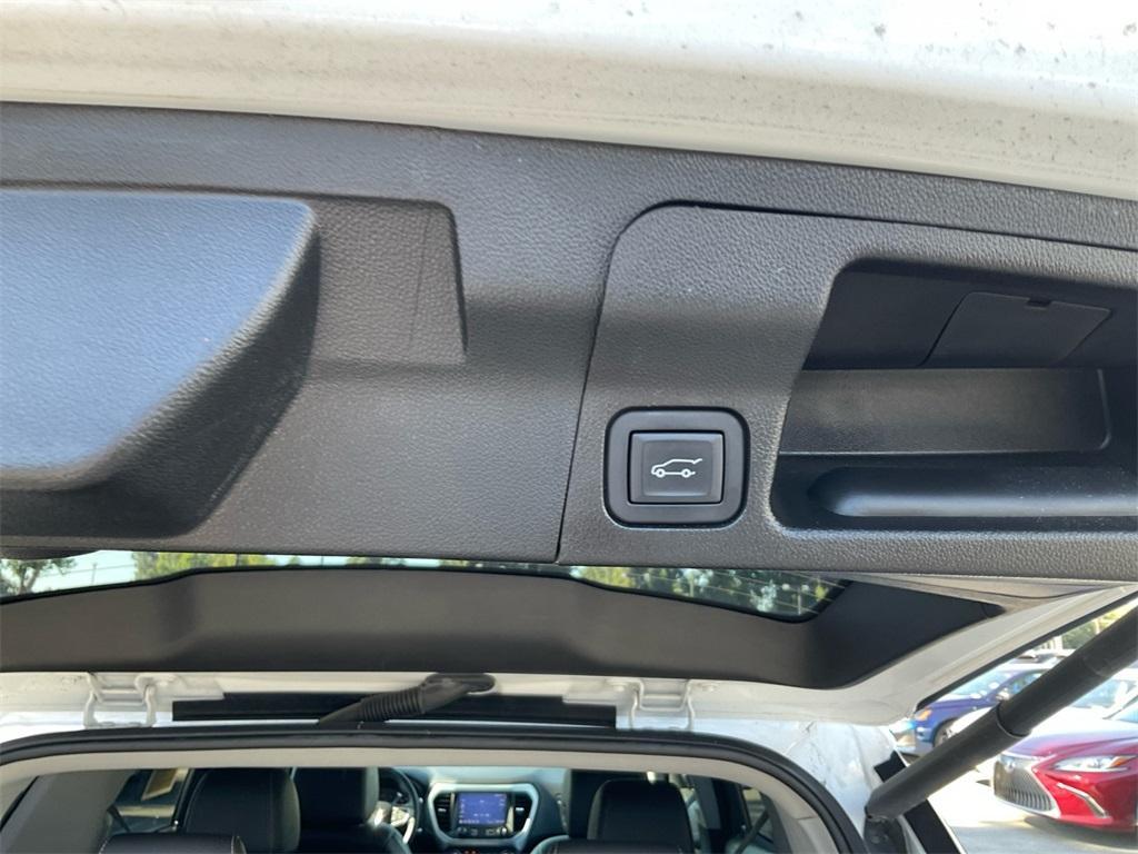 used 2023 GMC Acadia car, priced at $27,998
