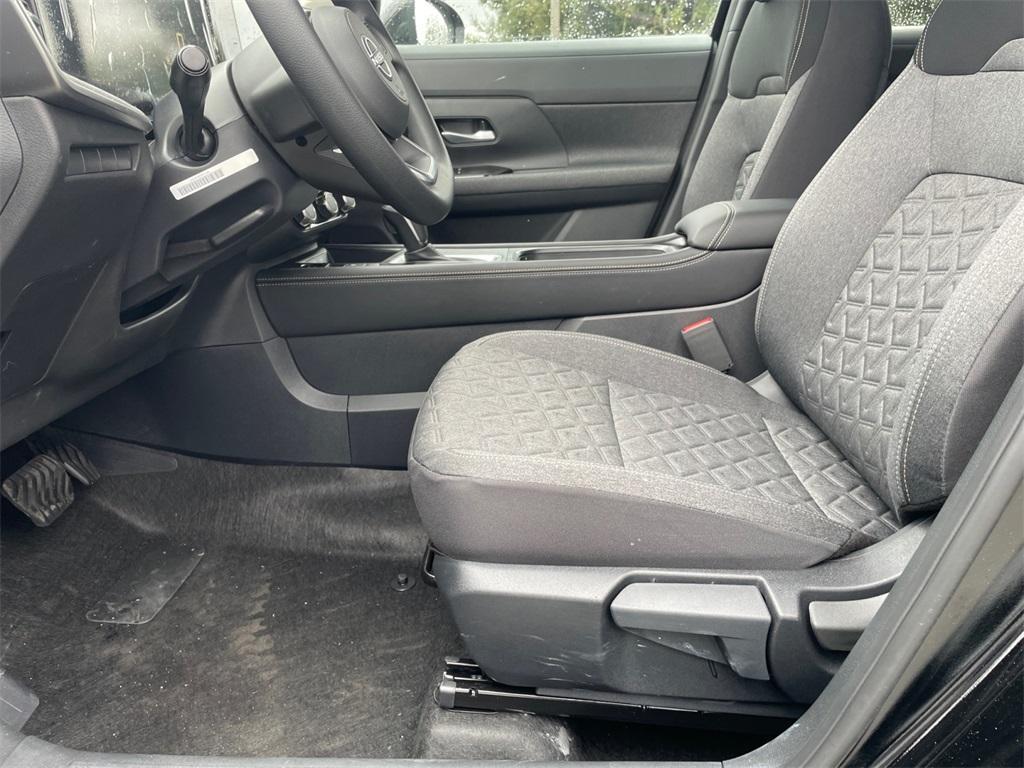 new 2025 Nissan Kicks car, priced at $27,360