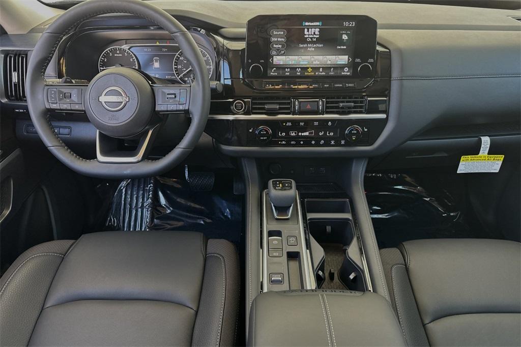 new 2024 Nissan Pathfinder car, priced at $43,925