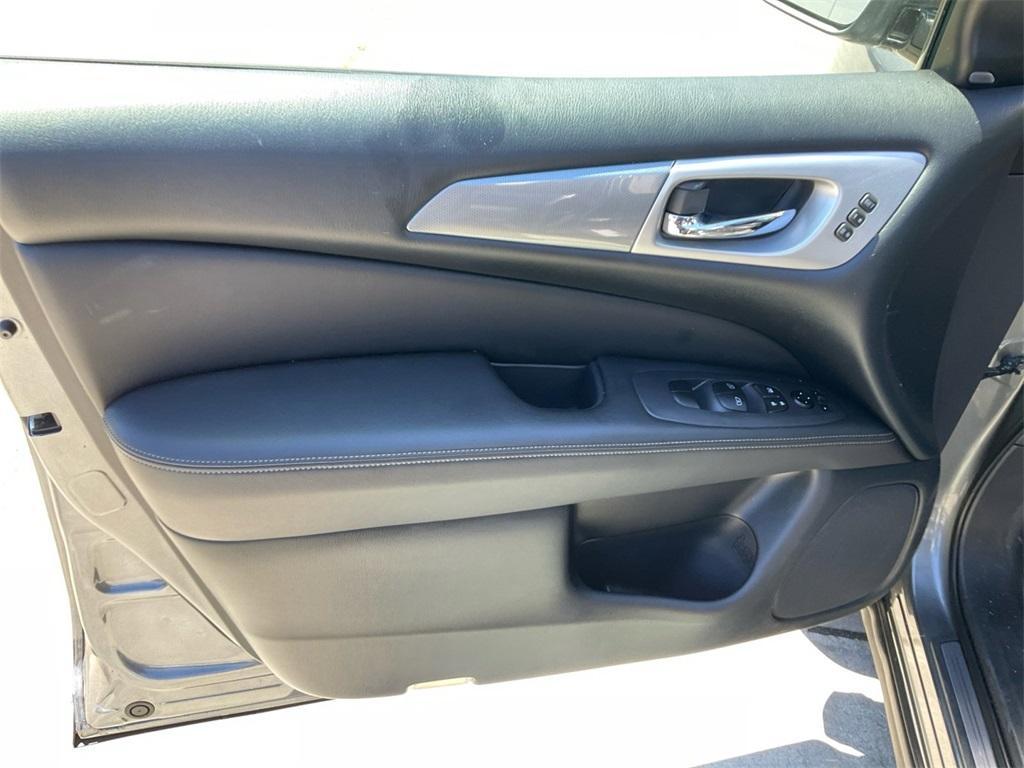 used 2020 Nissan Pathfinder car