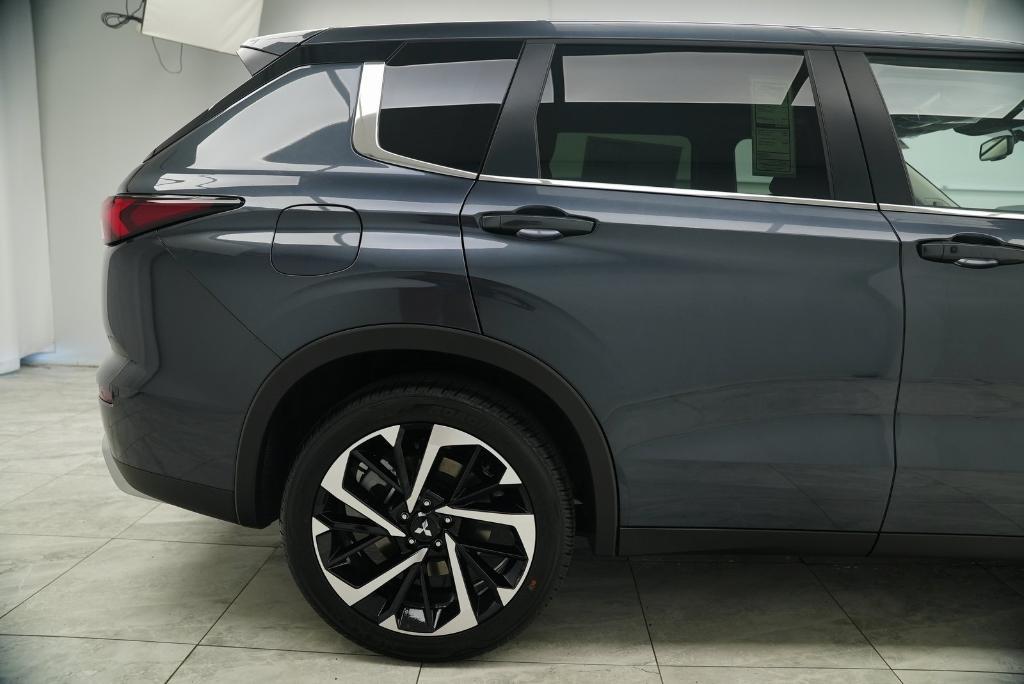 new 2024 Mitsubishi Outlander car, priced at $38,070