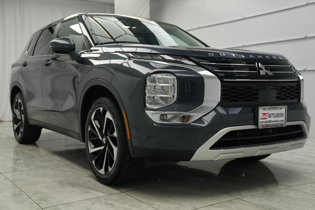 new 2024 Mitsubishi Outlander car, priced at $38,070