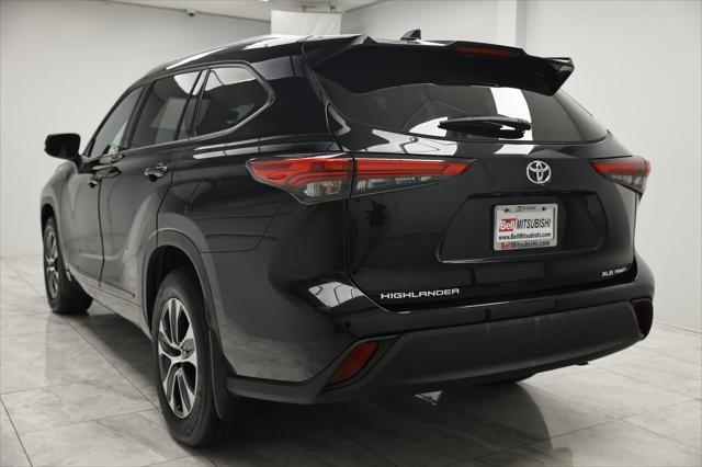 used 2021 Toyota Highlander car, priced at $31,400