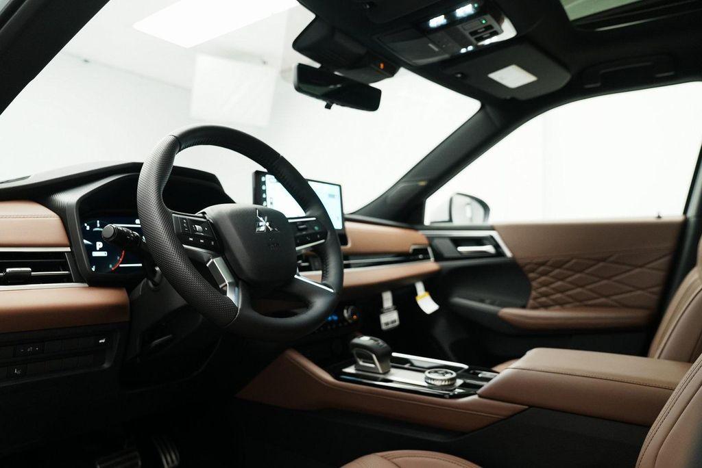 new 2025 Mitsubishi Outlander car, priced at $45,725