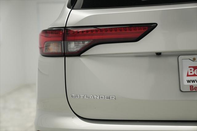 new 2024 Mitsubishi Outlander car, priced at $38,070