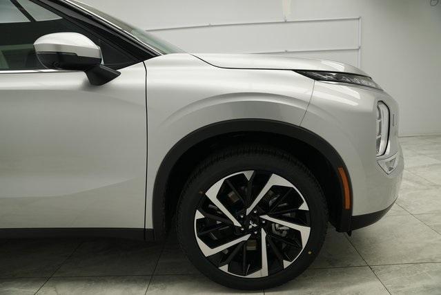 new 2024 Mitsubishi Outlander car, priced at $38,025