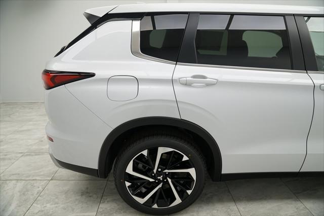 new 2024 Mitsubishi Outlander car, priced at $36,365