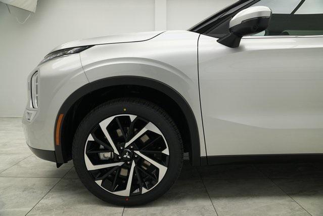 used 2024 Mitsubishi Outlander car, priced at $26,900