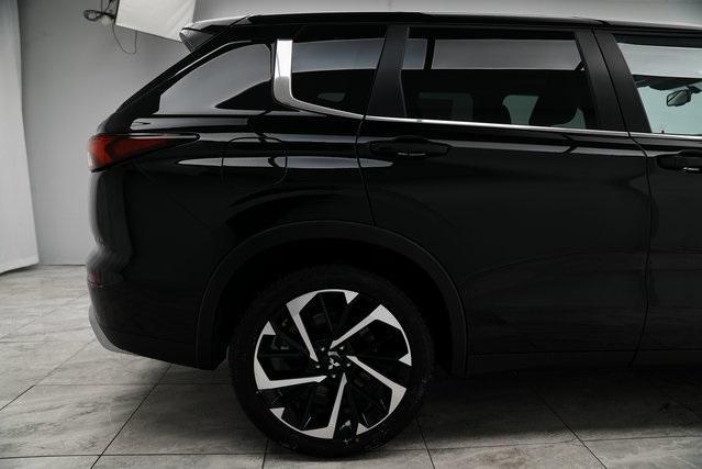 new 2024 Mitsubishi Outlander car, priced at $37,740