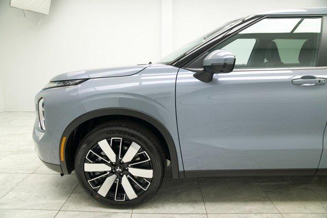 new 2025 Mitsubishi Outlander car, priced at $37,100