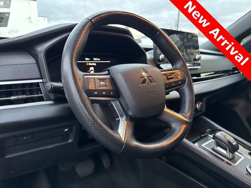 used 2024 Mitsubishi Outlander car, priced at $27,900