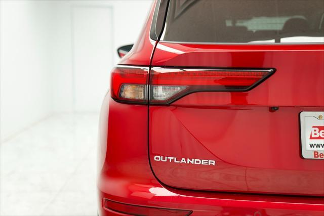 new 2024 Mitsubishi Outlander car, priced at $35,730