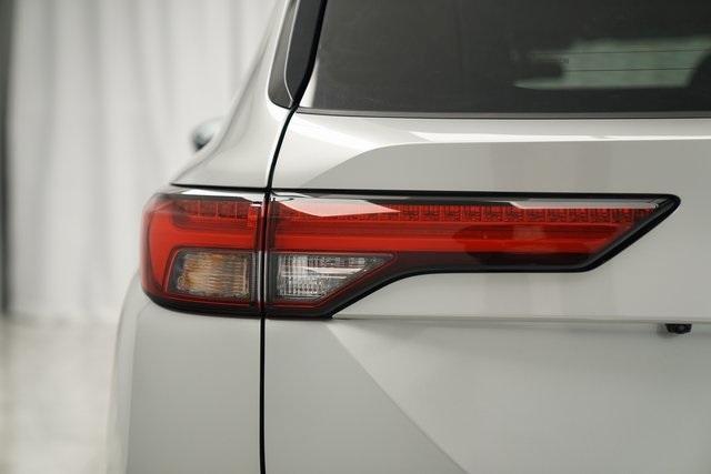 new 2024 Mitsubishi Outlander car, priced at $39,610