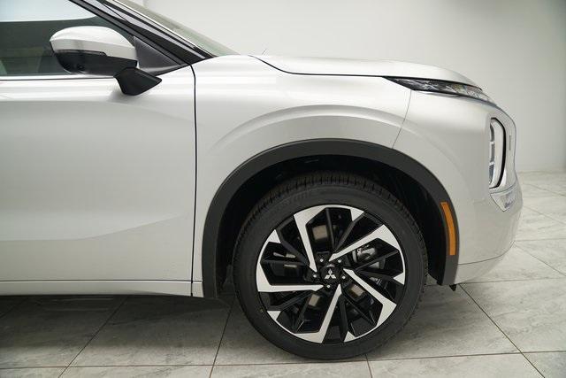 used 2024 Mitsubishi Outlander car, priced at $32,900