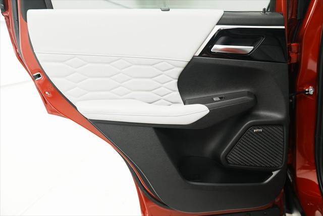 new 2025 Mitsubishi Outlander car, priced at $42,275