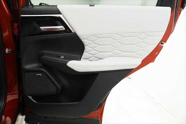 new 2025 Mitsubishi Outlander car, priced at $42,275