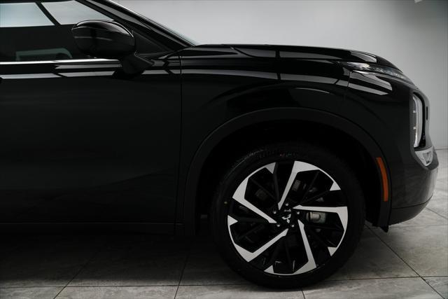 new 2024 Mitsubishi Outlander car, priced at $38,070