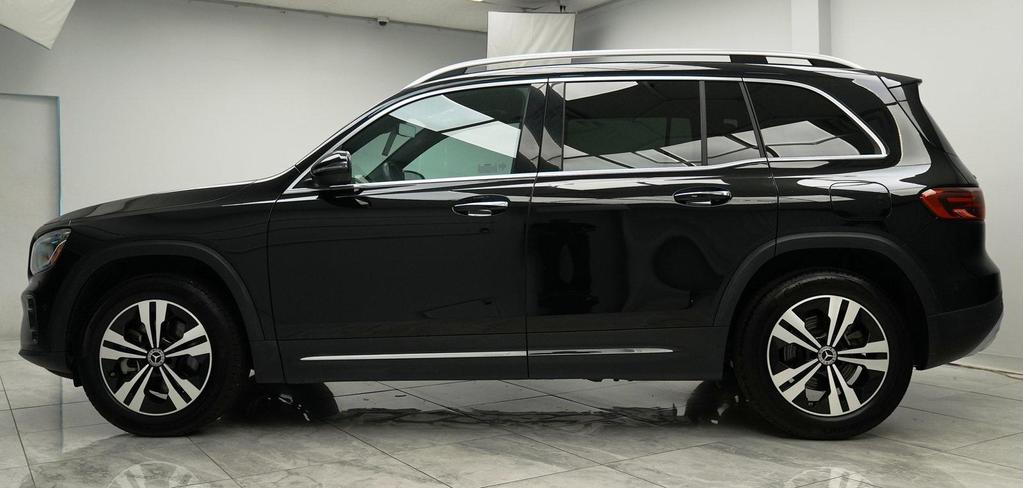 used 2024 Mercedes-Benz GLB 250 car, priced at $36,900