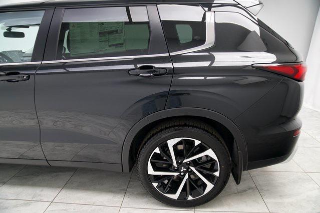 new 2024 Mitsubishi Outlander car, priced at $38,410