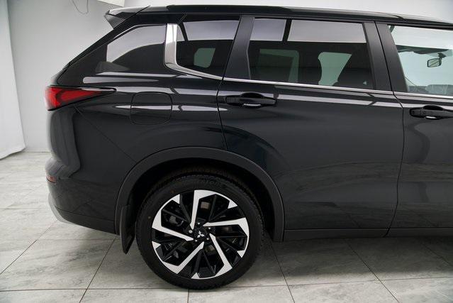 new 2024 Mitsubishi Outlander car, priced at $38,410