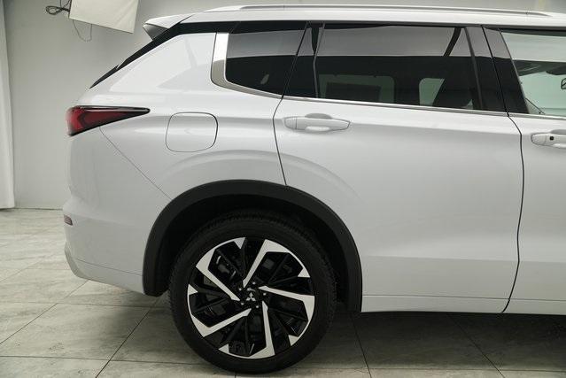 new 2024 Mitsubishi Outlander car, priced at $39,905