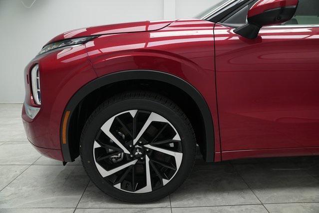 new 2024 Mitsubishi Outlander car, priced at $39,905