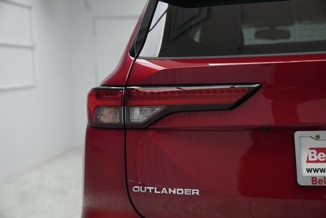 new 2024 Mitsubishi Outlander car, priced at $39,905