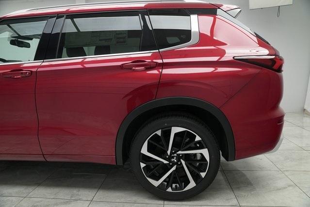 new 2024 Mitsubishi Outlander car, priced at $39,905