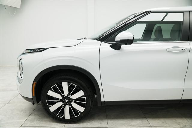 new 2025 Mitsubishi Outlander car, priced at $40,460